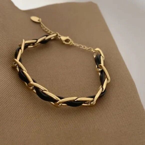#46 ⭐️New Gold Leather Twist Bracelet - Picture 4 of 7